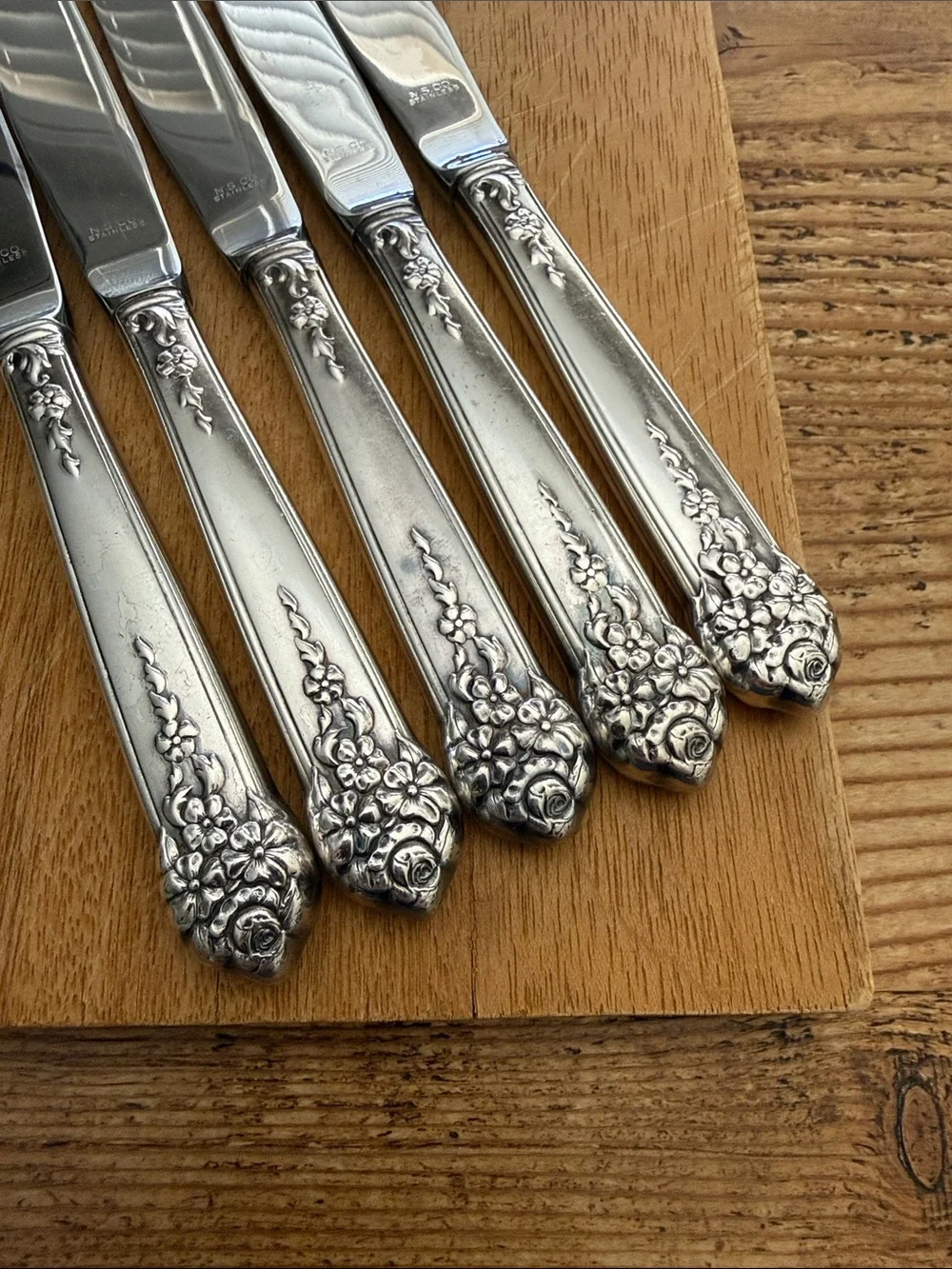 VTG | National Silver Co Rose & Leaf Dinner Knives Set of 5